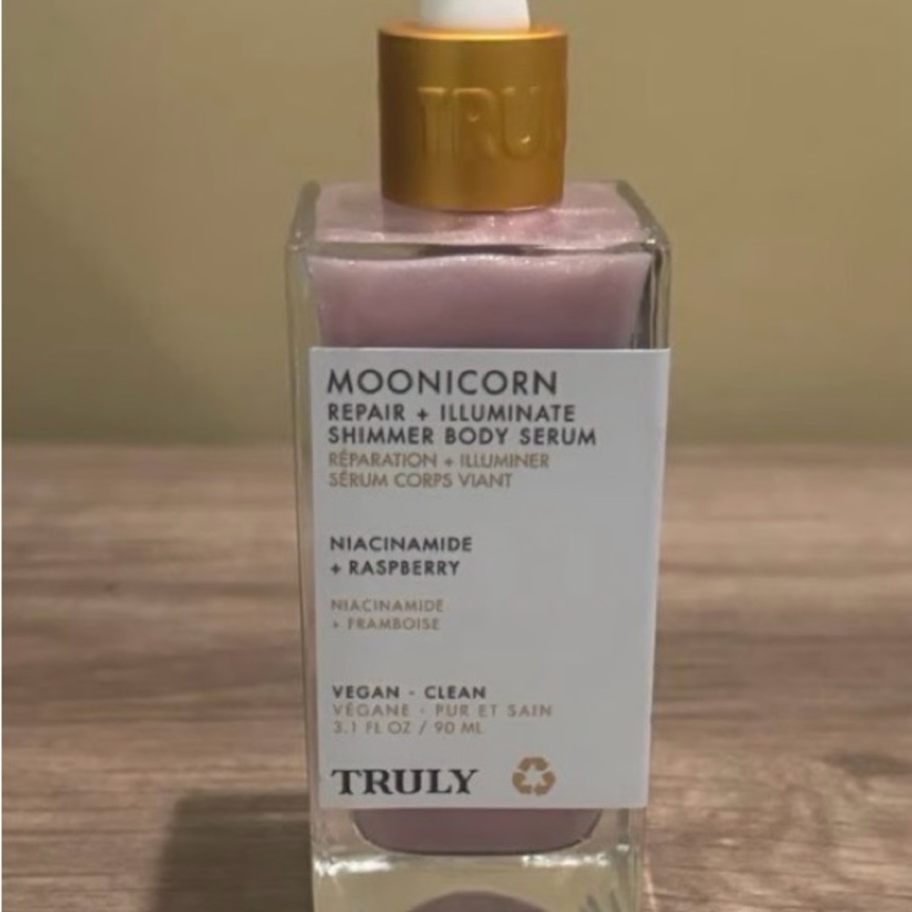 TRULY Moonicorn Shimmer Body Serum - Lavender